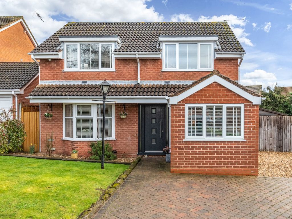 4 bed detached house for sale in Maisemore Close, Redditch