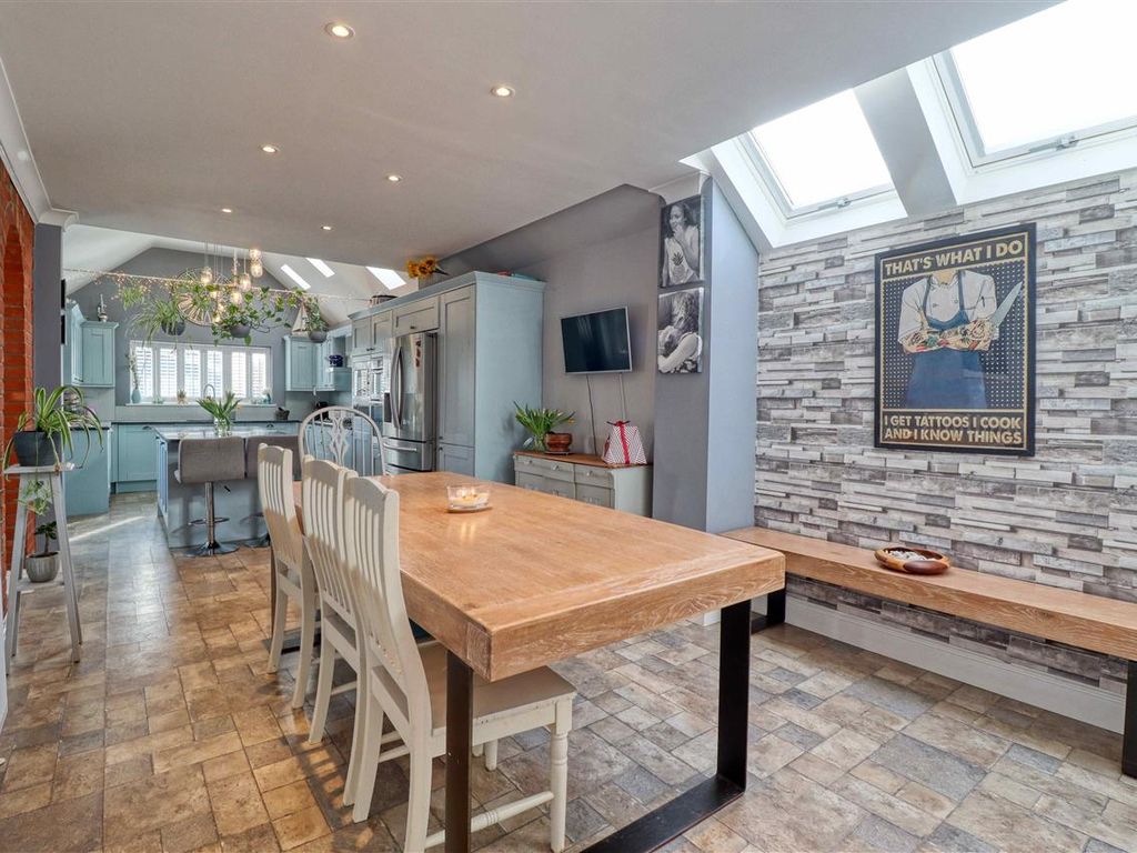 5 bed detached house for sale in Dulwich Road, HollandOnSea, Clacton