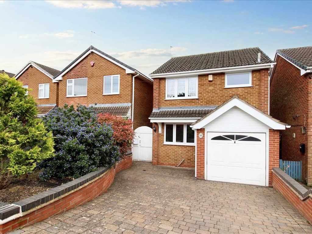 3 bed detached house for sale in Brunel Avenue, Newthorpe, Eastwood