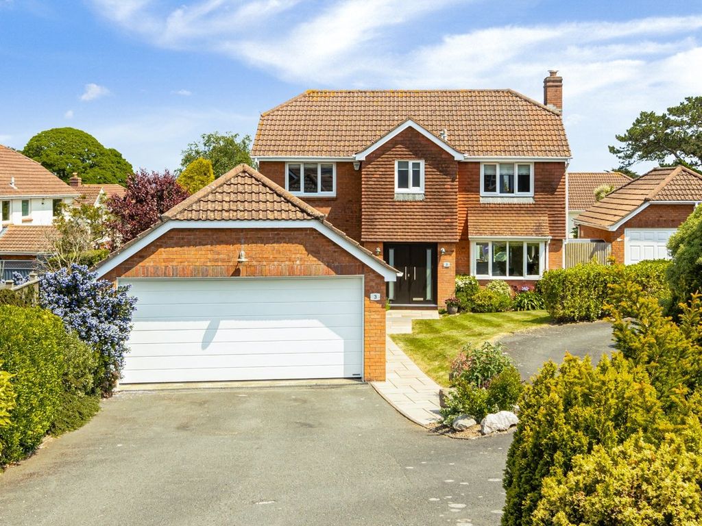 4 bed detached house for sale in Blenheim Close, Torquay TQ1, £800,000