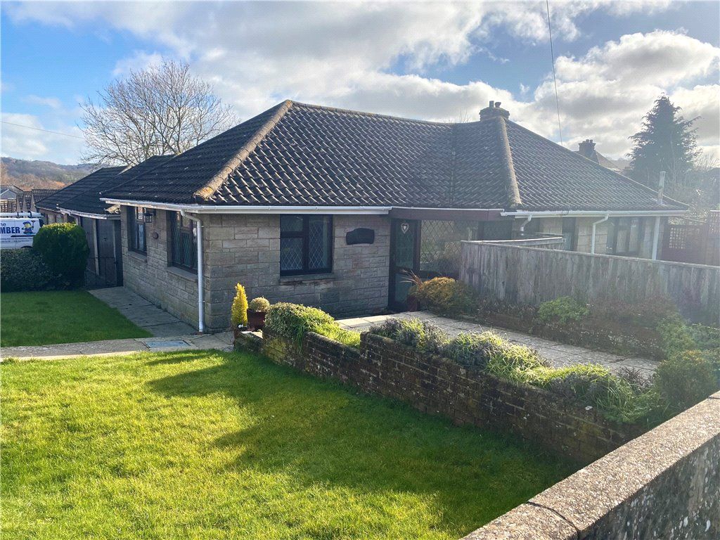 3 bed bungalow for sale in Wykeham Road, Newport PO30 Zoopla