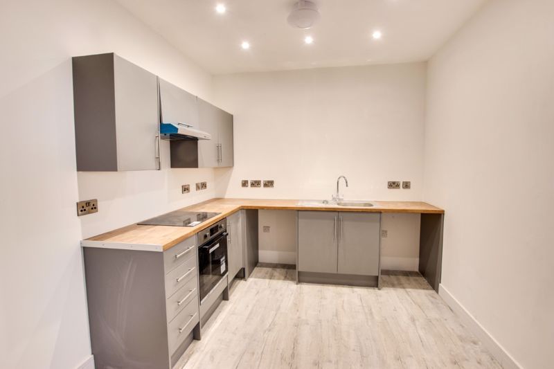 1 bed flat to rent in Windsor Road, Trowbridge BA14, £650 pcm Zoopla