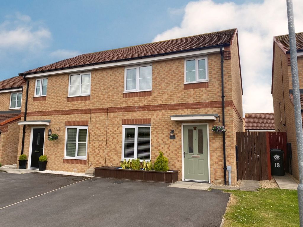 3 bed semidetached house for sale in Birchwood Grove, Middlesbrough