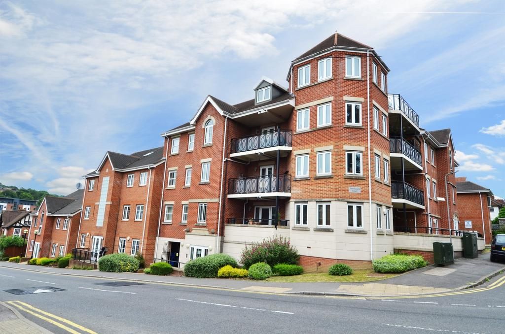 1 bed flat to rent in Hamilton Road, High HP13, £1,050 pcm Zoopla