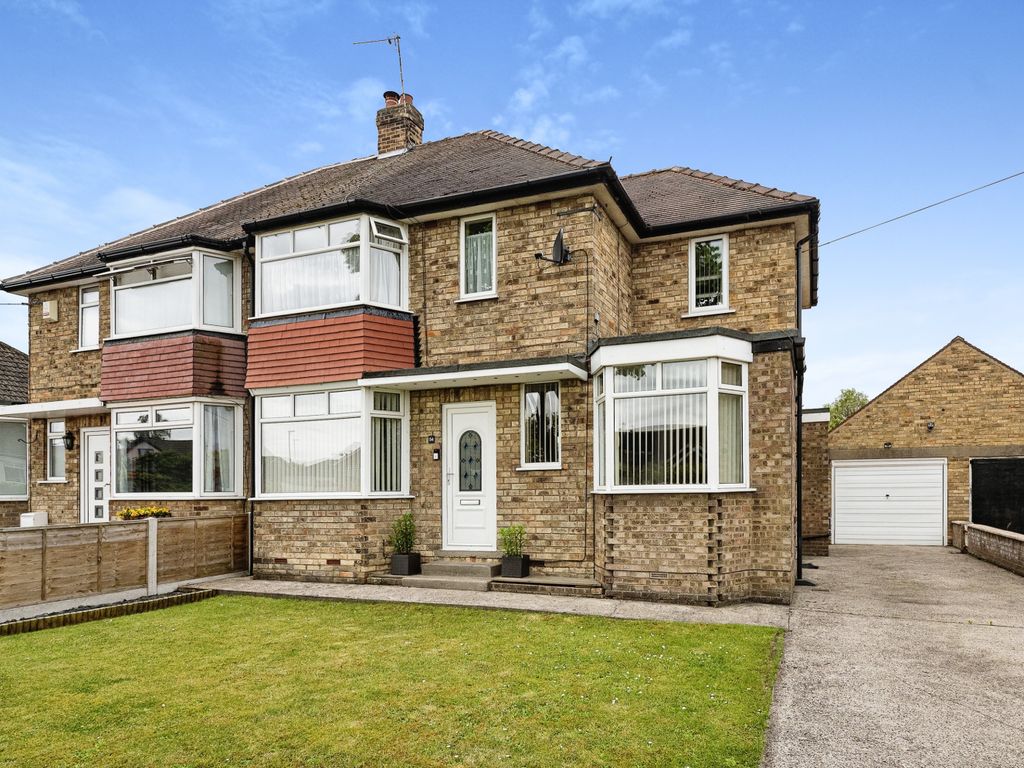 3 bed semidetached house for sale in St. Margarets Avenue, Cottingham