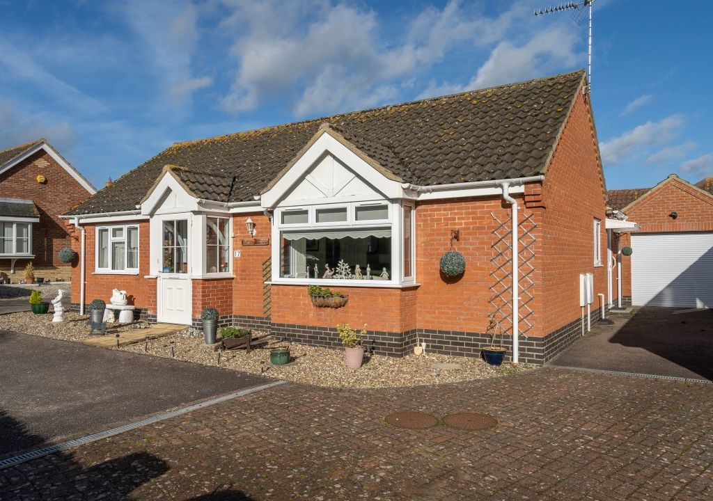 2 bed detached bungalow for sale in Will Rede Close, Beccles NR34 Zoopla