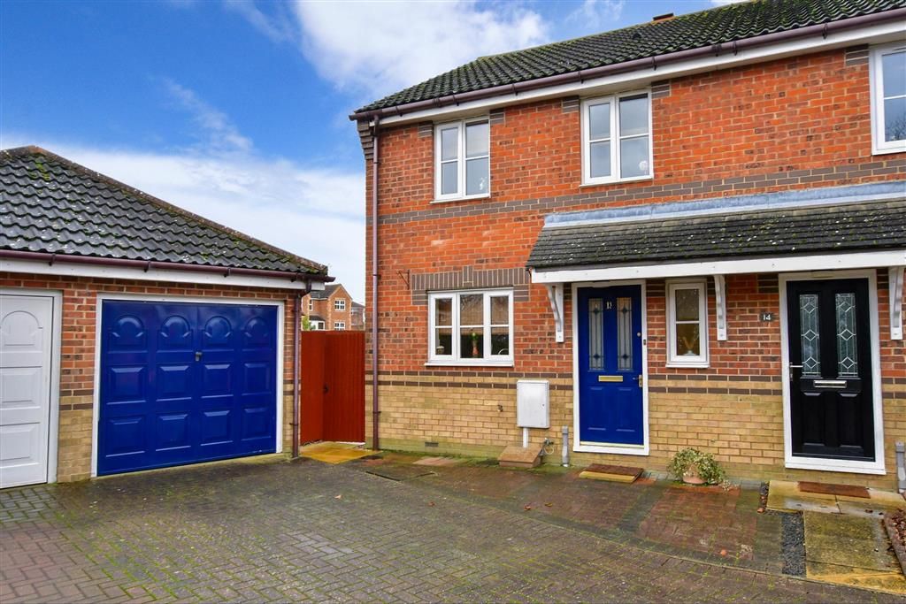 3 bed semidetached house for sale in Holmes Close, High Halstow