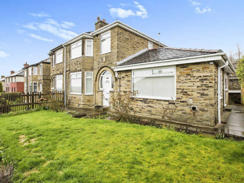 4 bed semidetached house for sale in Moor End Road, Halifax, West