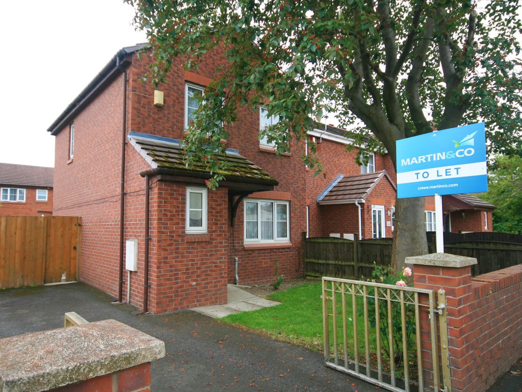 3 bed semidetached house to rent in Underwood Lane, Crewe CW1, £800