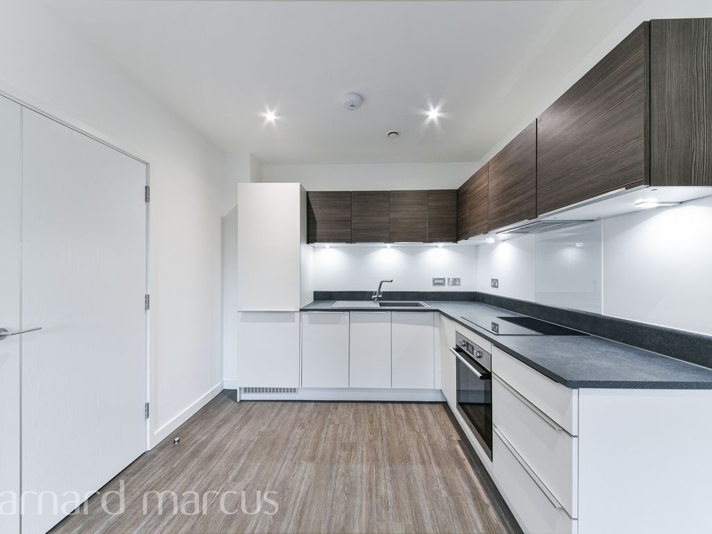 1 bed flat to rent in High Road, Whetstone N20, £1,500 pcm Zoopla