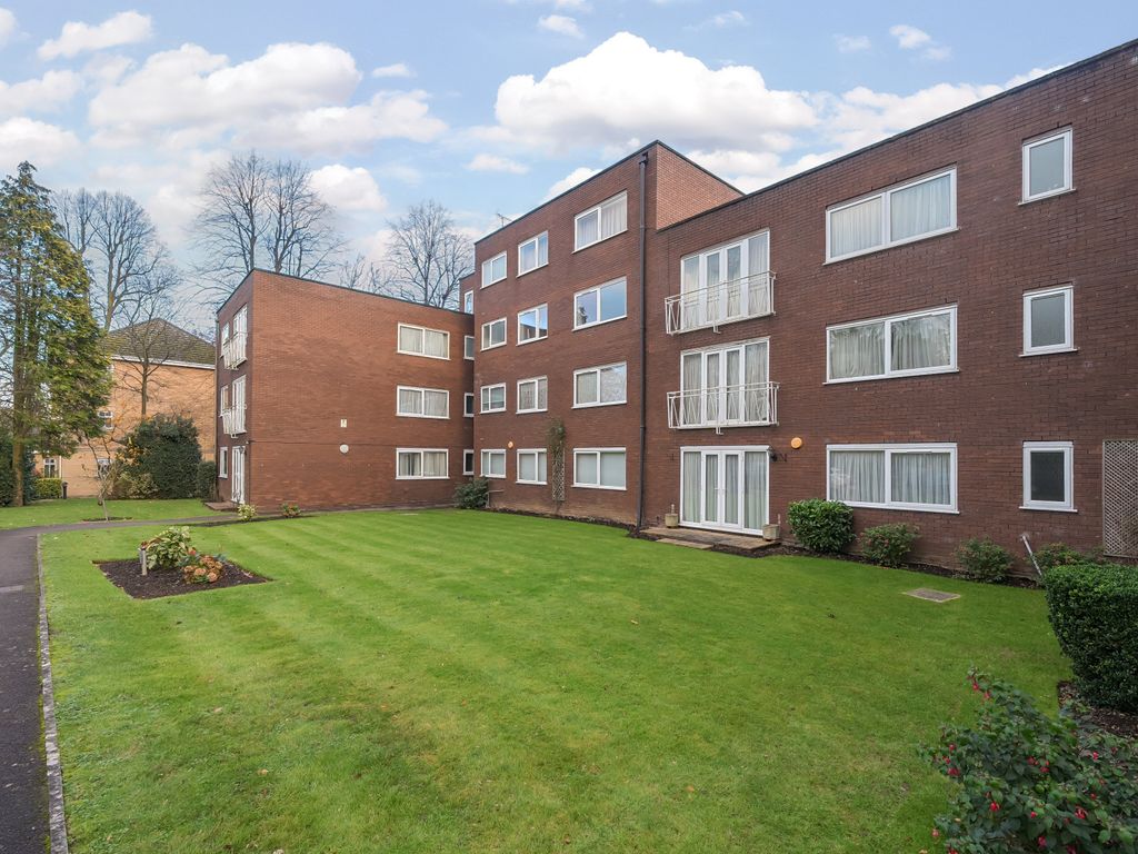 2 bed flat to rent in Chesswood Way, Pinner HA5, £1,700 pcm Zoopla