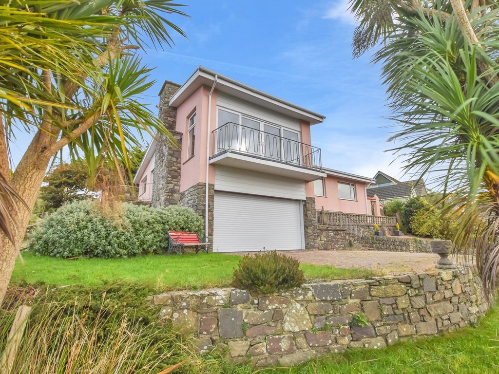 3 bed detached bungalow for sale in Fairfield, EX34, £