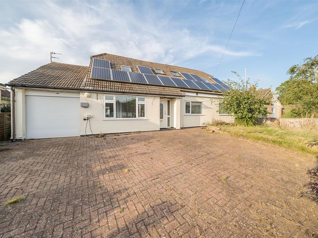 6 bed detached bungalow for sale in Grange Lane, Bromham, Bedford MK43