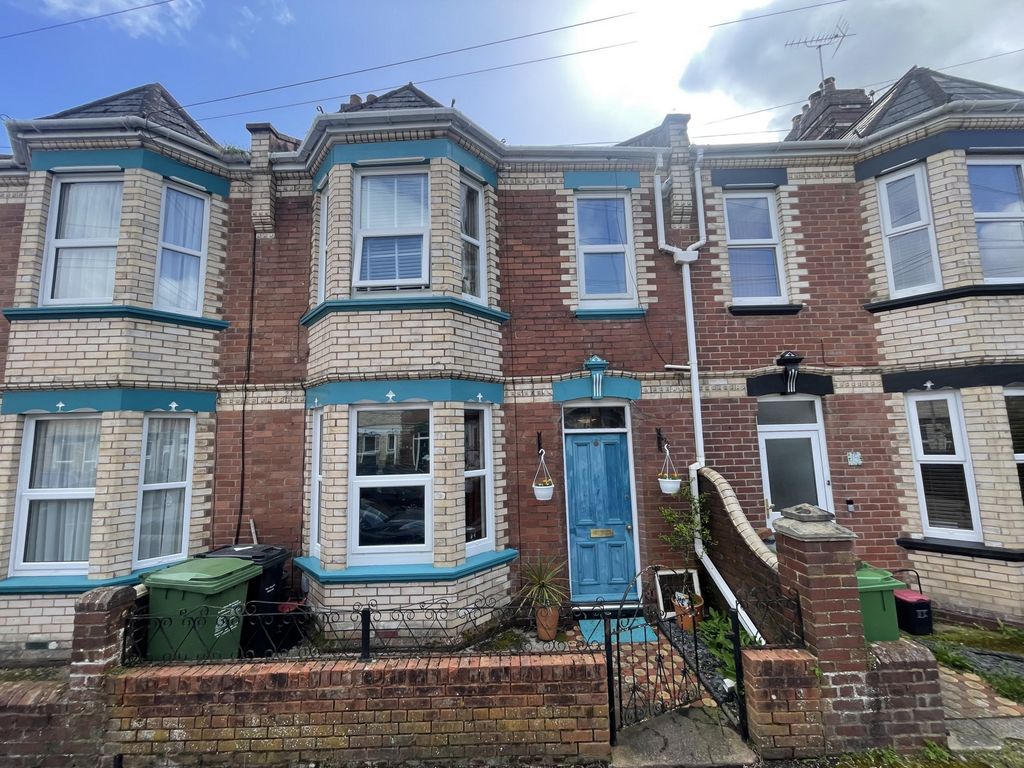 3 bed terraced house for sale in Rugby Road, St Thomas EX4, £285,000
