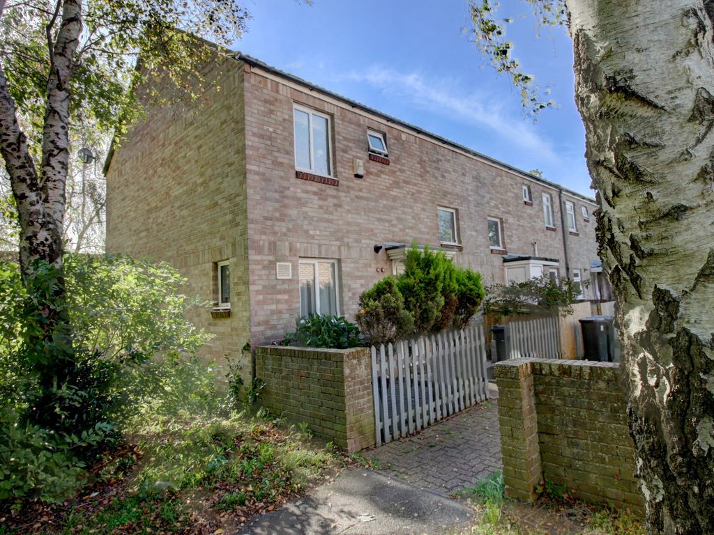 3 bed end terrace house for sale in Hopkins Close, Bournemouth BH8, £
