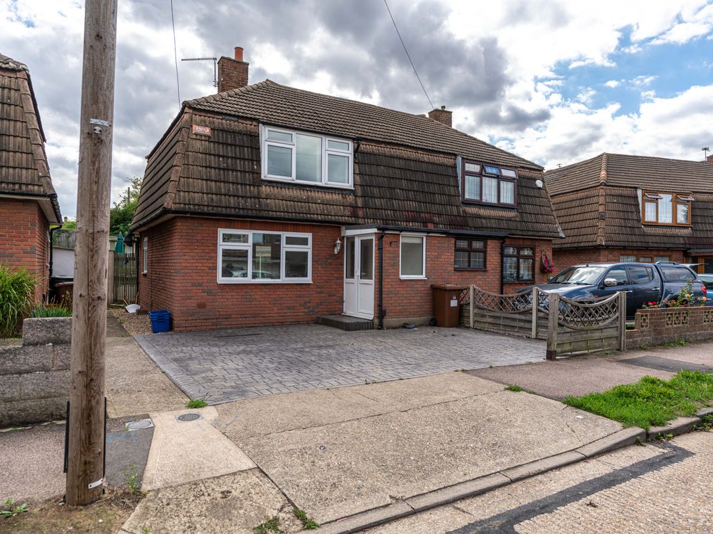 3 bed semidetached house for sale in Valley View Road, Rochester ME1
