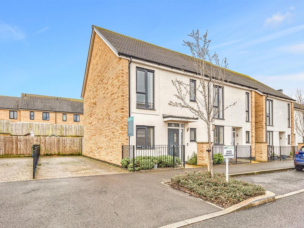 3 bed semidetached house for sale in Mottershead Avenue, Locking