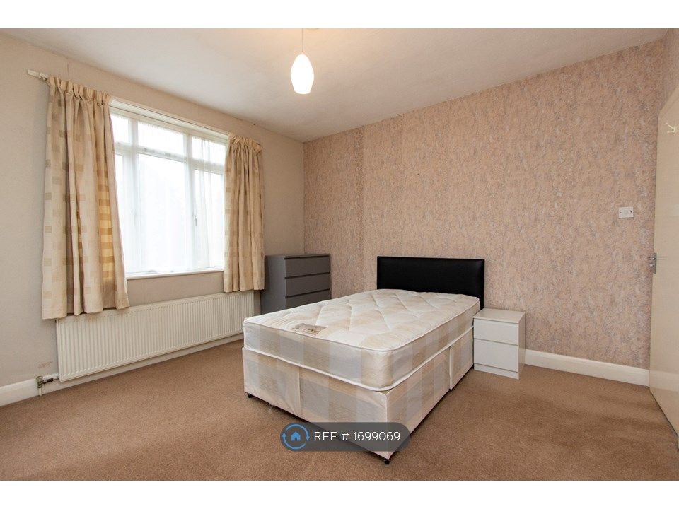 Room to rent in Kenton, Harrow HA3 Zoopla