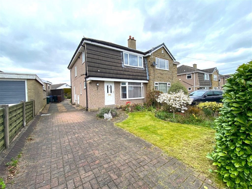 3 bed semidetached house for sale in Stone Hill, Eldwick, Bingley BD16