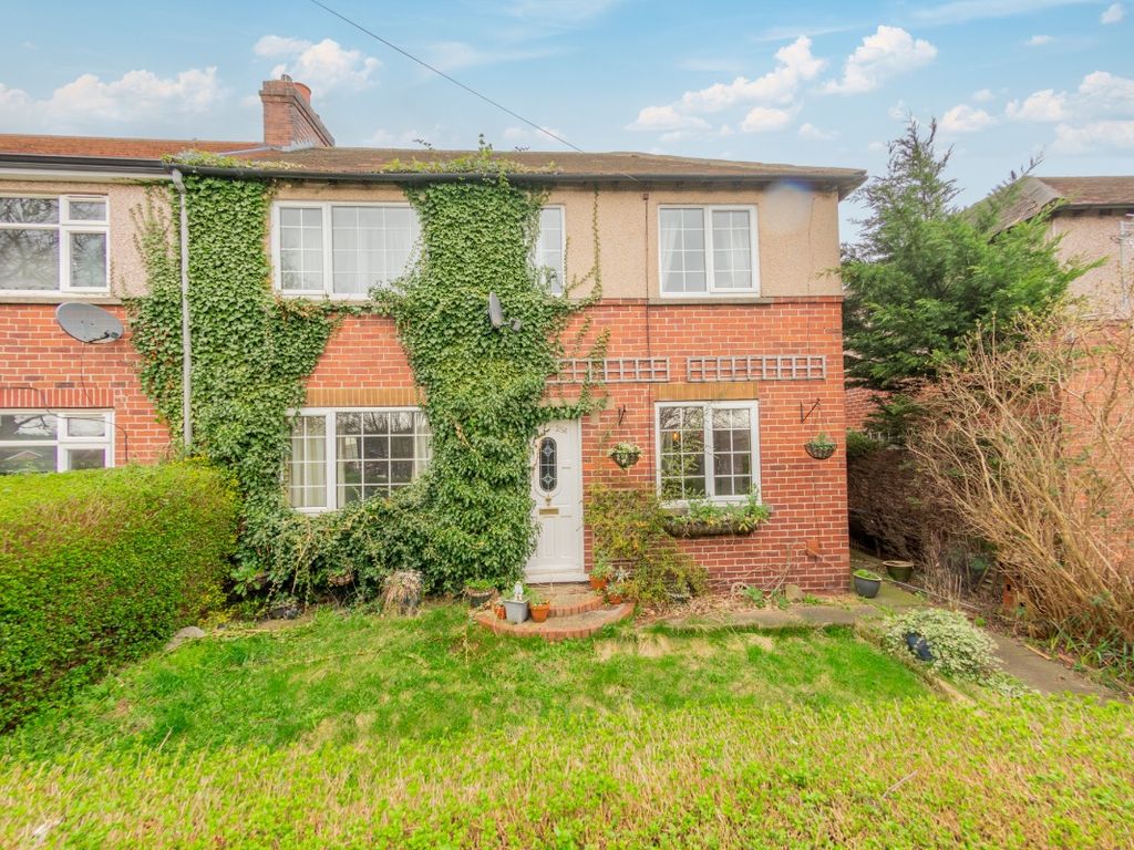 3 bed semidetached house for sale in Batley Road, Alverthorpe