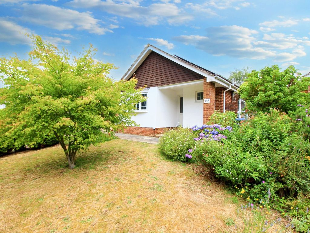 3 bed detached bungalow for sale in Willow Tree Walk, Sholing SO19 Zoopla