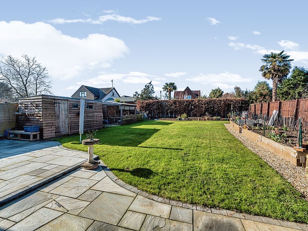 4 bed bungalow for sale in Park Drive, Yapton, Arundel BN18 Zoopla