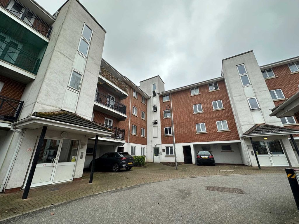 2 bed flat for sale in Hermitage Close, London SE2 Zoopla
