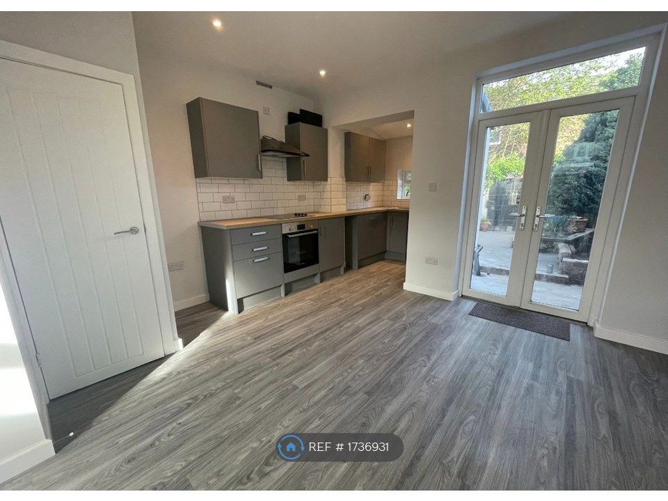 2 bed terraced house to rent in Lacy Street, Stretford, Manchester M32