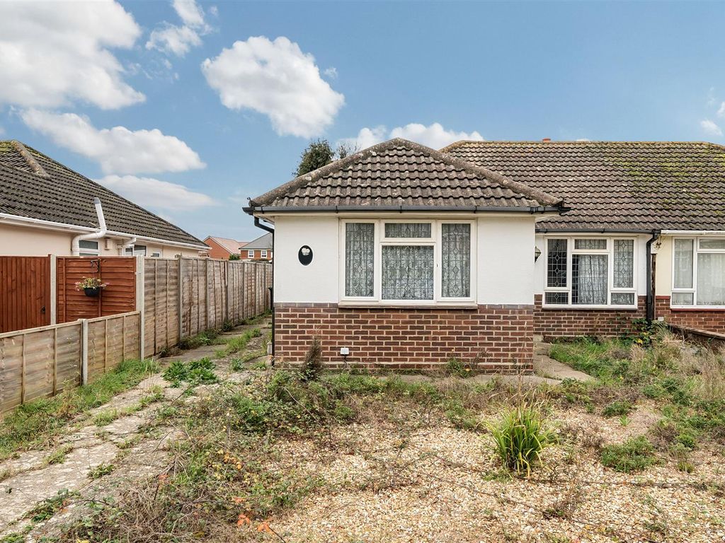 2 bed semidetached bungalow for sale in Selangor Avenue, Emsworth PO10