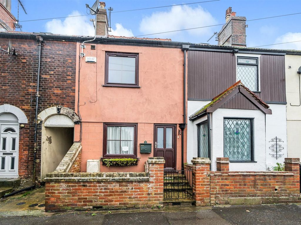 3 bed terraced house for sale in Blackwall Reach, Gorleston, Great
