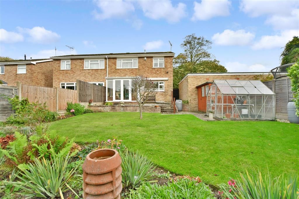 3 bed semidetached house for sale in Chart Close, Faversham, Kent ME13