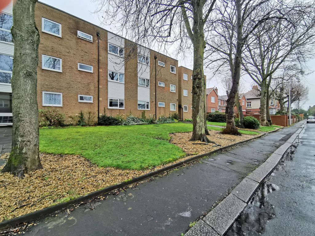 2 bed flat to rent in Eastwood Court, Benton, Newcastle Upon Tyne NE12