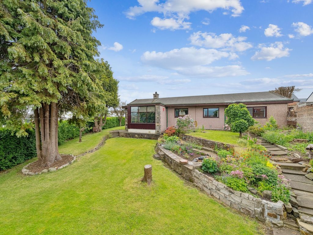 4 bed detached bungalow for sale in Branshill Road, Sauchie, Alloa FK10