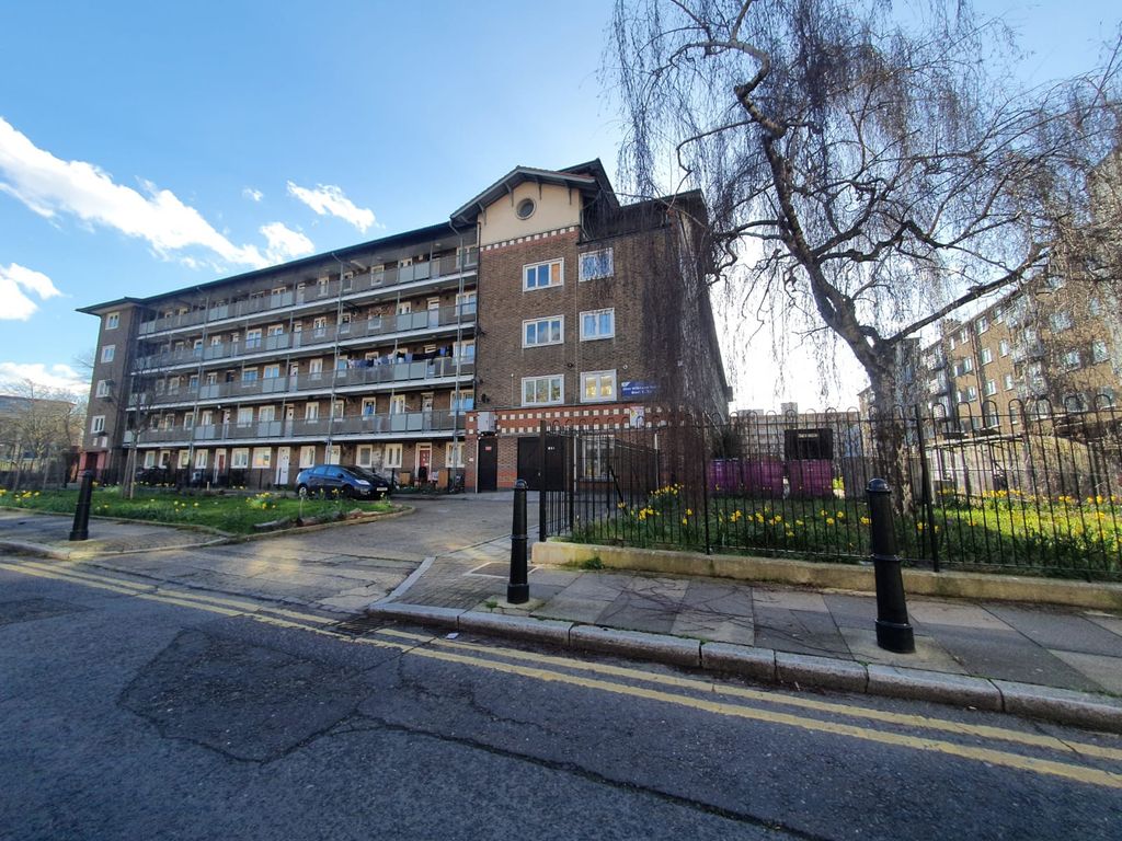 3 bed flat to rent in Usk Street, London E2 Zoopla