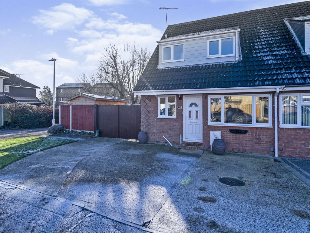 3 bed property for sale in Fairfax Avenue, Pitsea, Basildon SS13 Zoopla