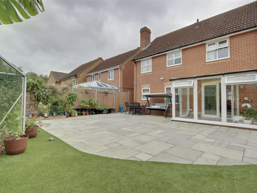 4 bed detached house for sale in Fushia Close, Denvilles, Havant PO9, £