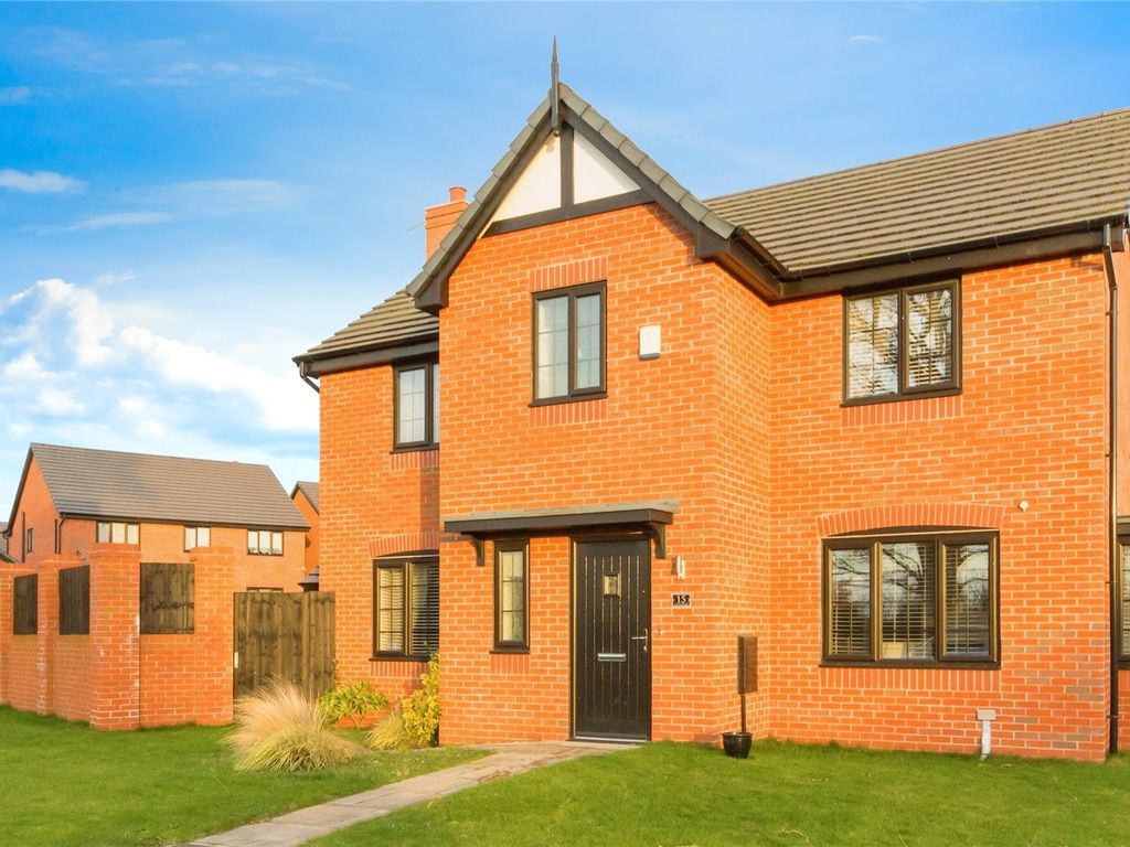 4 bed detached house for sale in Glover Drive, Willaston, Nantwich