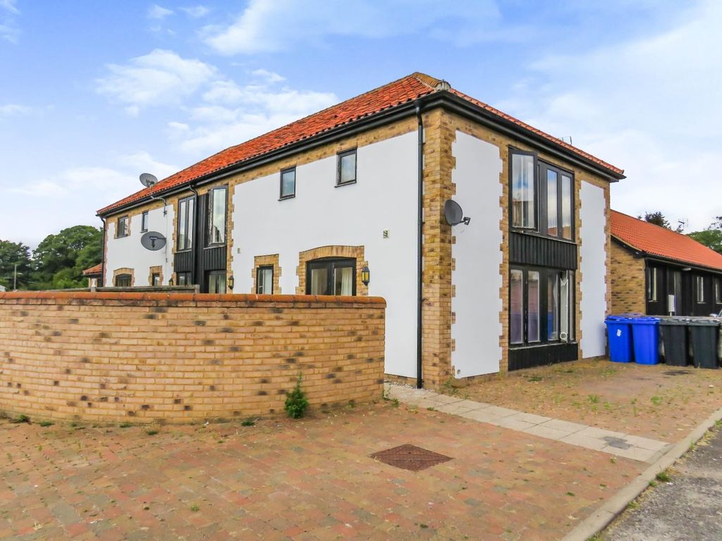 3 bed semidetached house for sale in Church Farm Way, Lakenheath