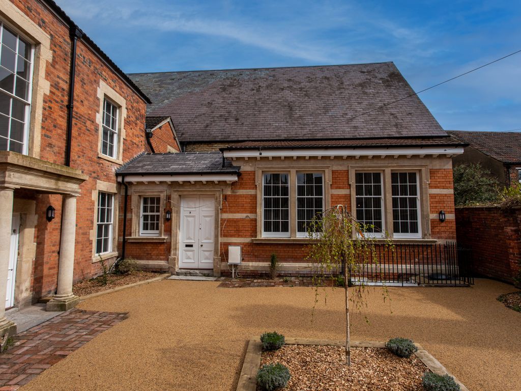 1 bed flat to rent in 9 Union Street, Trowbridge, Wiltshire, England