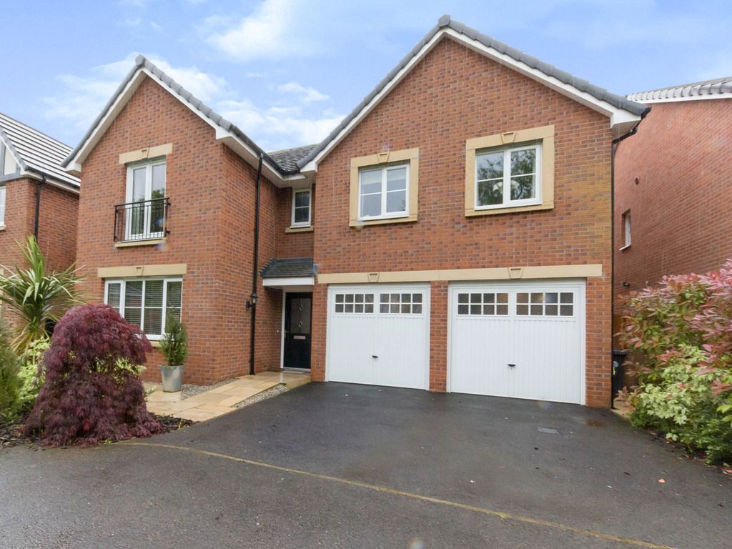 5 bed detached house for sale in Gallimore Drive, Winterley