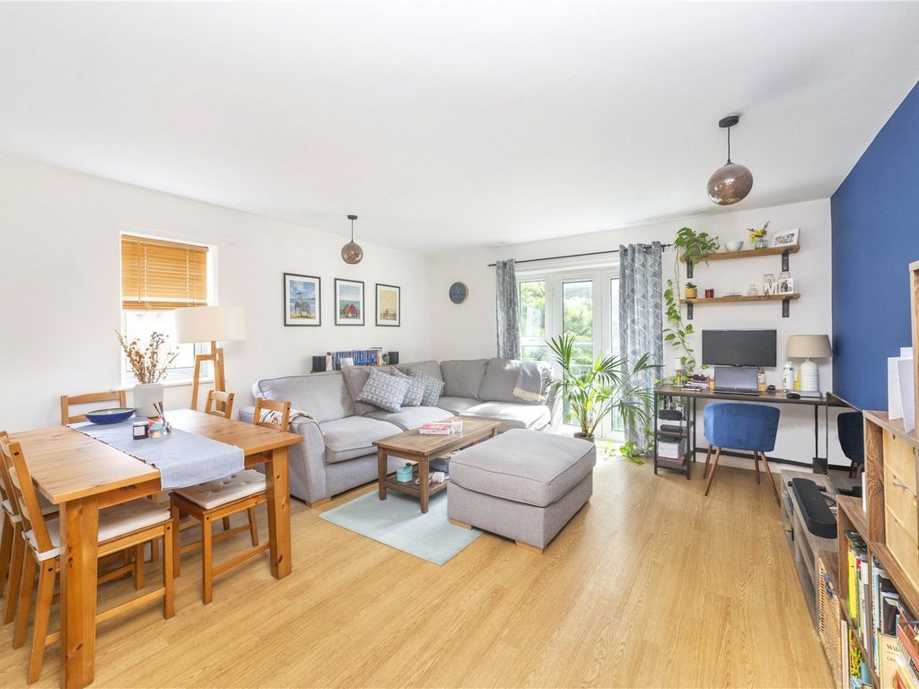 2 bed flat for sale in Mildmay Park, Islington N1, £585,000 Zoopla