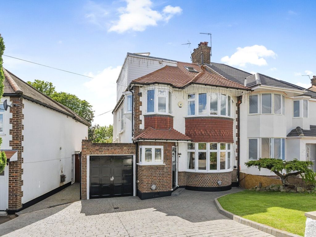 5 bed semidetached house for sale in Morton Way, Southgate N14, £
