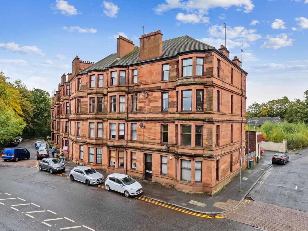 2 bed flat for sale in Thornliebank Road, Pollokshaws, Glasgow G43, £