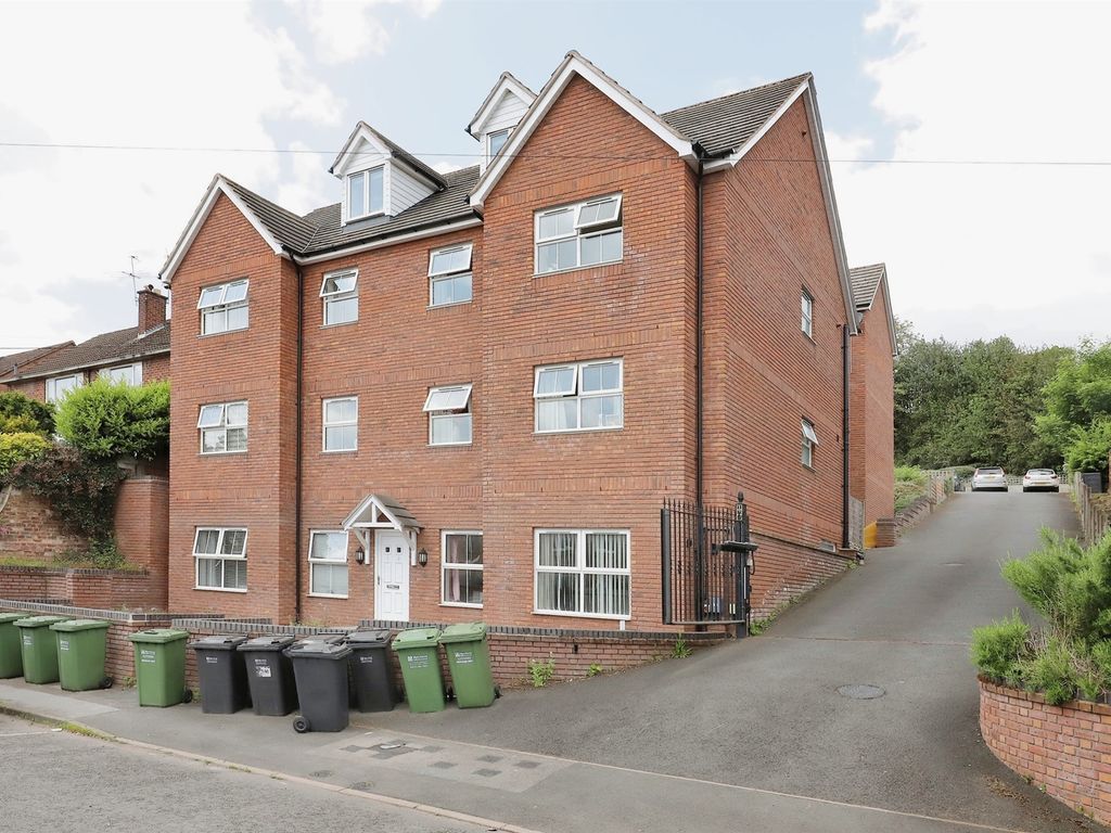 2 bed flat for sale in Park Lane, Kidderminster DY11, £130,000 Zoopla