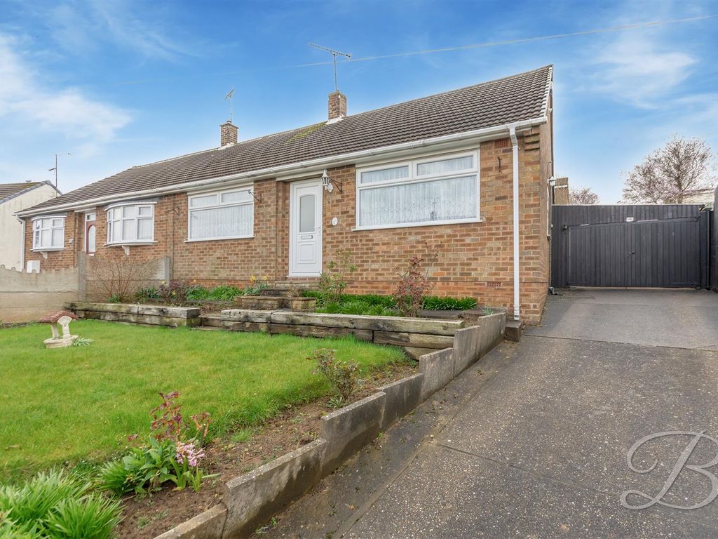 2 bed semidetached bungalow for sale in Newport Crescent, Mansfield