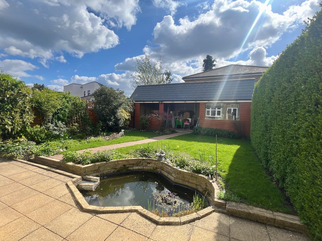 3 bed semidetached house for sale in Holmwood Road, Enfield EN3, £