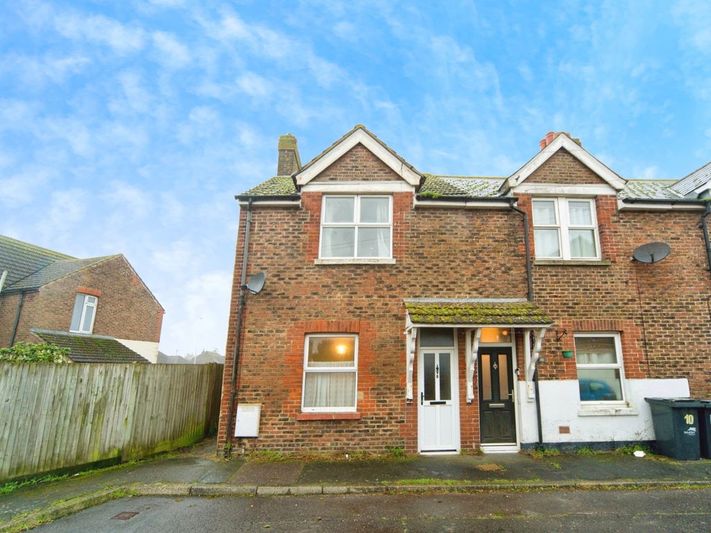 2 bed end terrace house for sale in New Road, Polegate, East Sussex