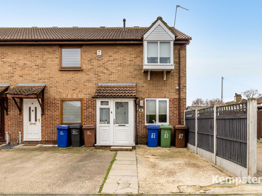 2 bed end terrace house for sale in Burns Place, Tilbury RM18, £305,000