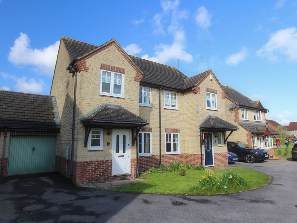 3 bed semidetached house for sale in Ross Close, Chipping Sodbury BS37