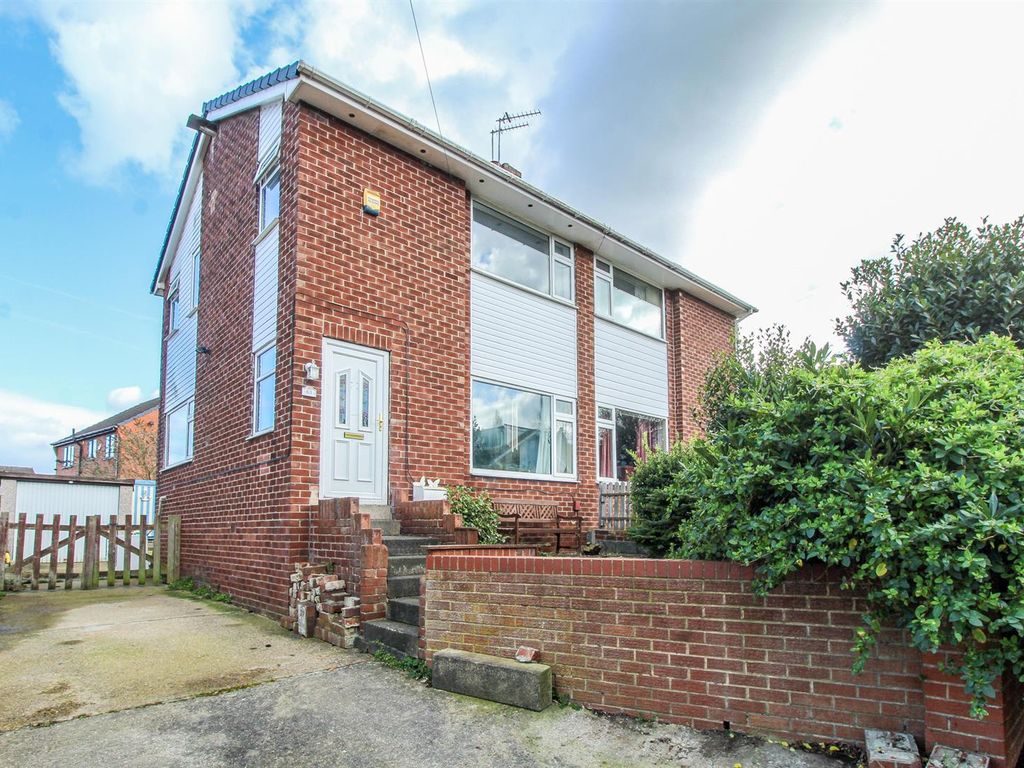 3 bed semidetached house for sale in Hall Cliffe Crescent, Horbury